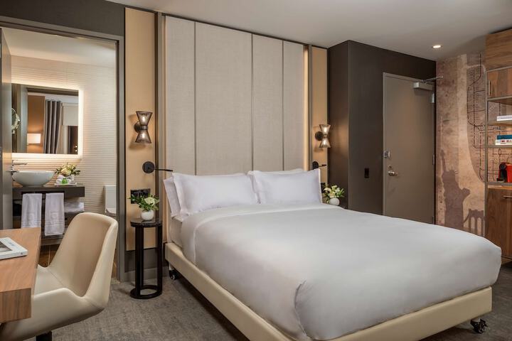 Room 50 of 100