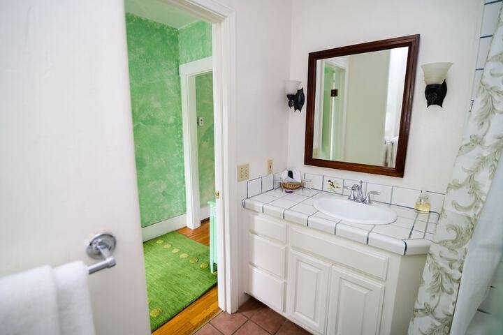 Room 137 of 156