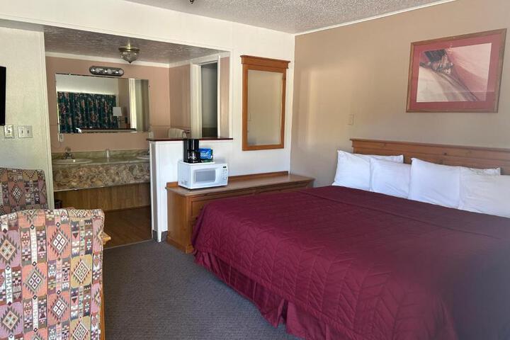 Redwood Arms Motel