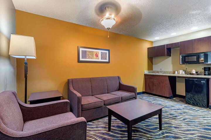 Quality Suites Addison - Dallas