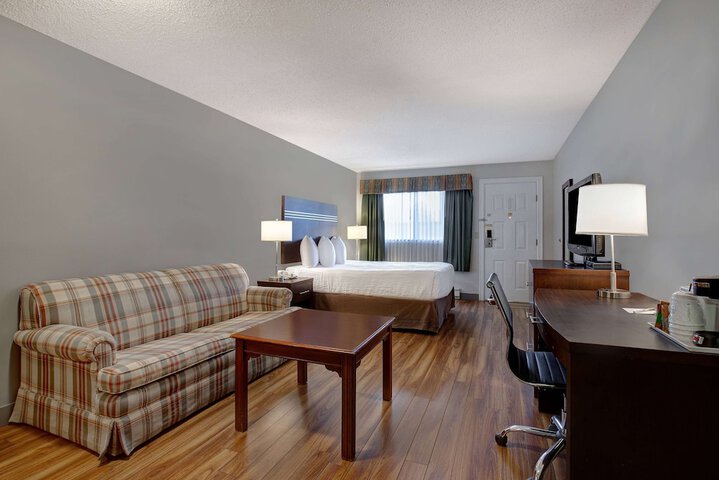 Room 18 of 32