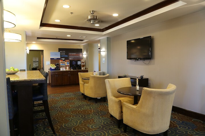 Holiday Inn Express Hotel & Suites Cleveland by IHG