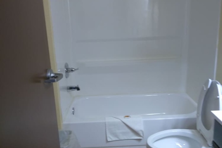 Room 13 of 32
