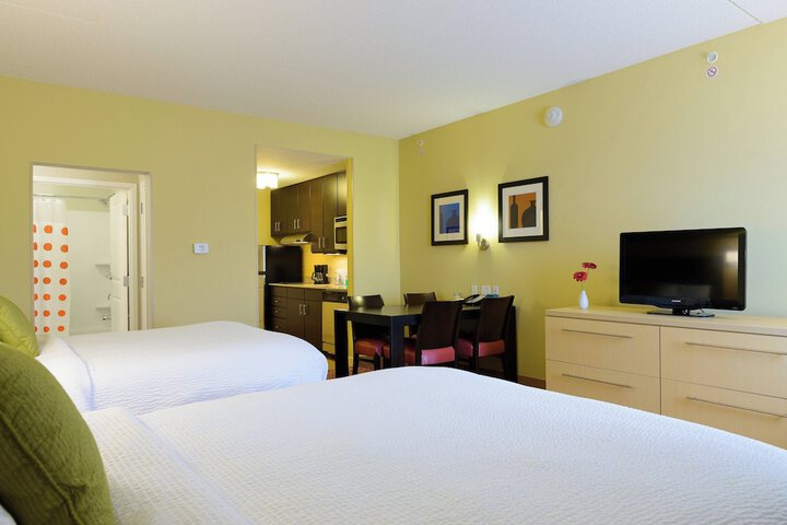 Room 43 of 66