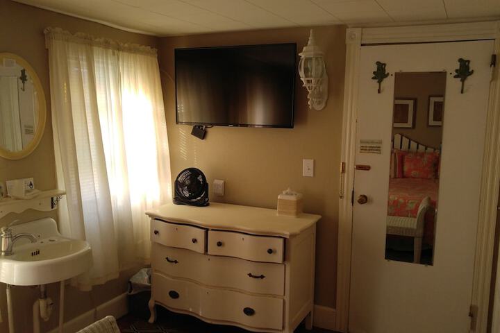 Island Guest House B & B
