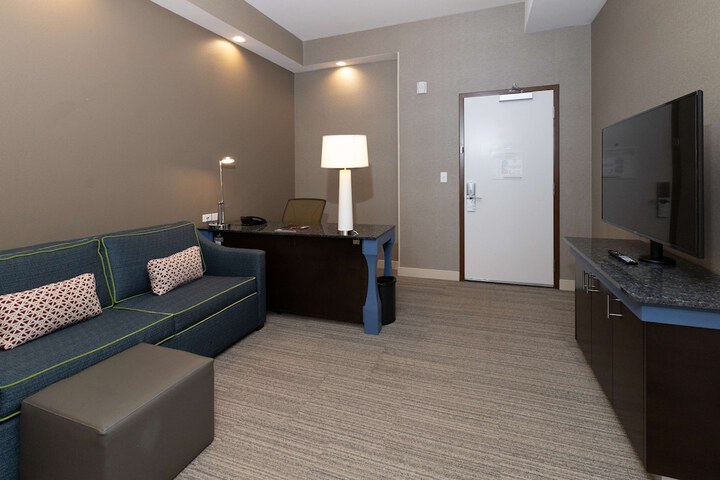 Room 17 of 40