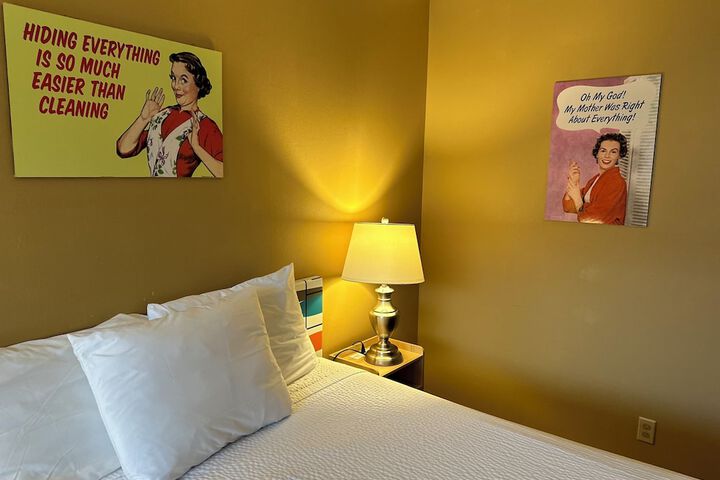 Room 24 of 65