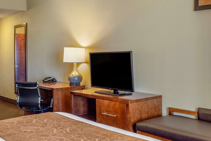 Room 9 of 33