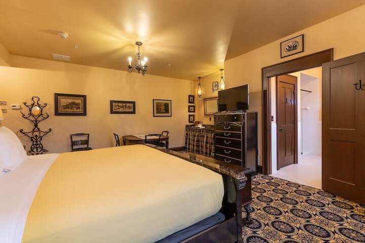 Room 72 of 148