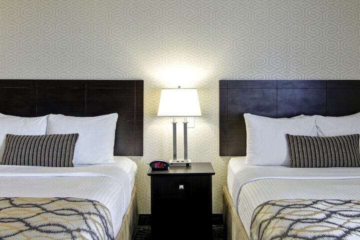 Room 48 of 106