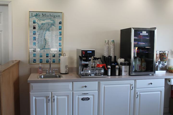 Breakfast/Coffee Service 35 of 43