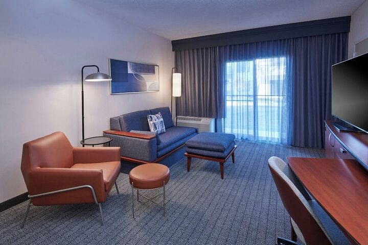 Courtyard by Marriott Detroit Metropolitan Airport Romulus