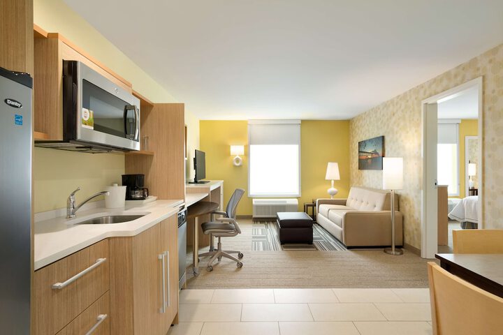 Room 25 of 33