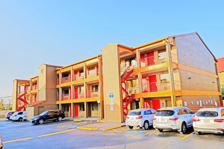 Hotel 4 of 60
