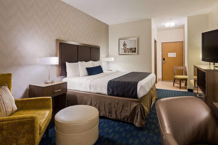 Room 6 of 17
