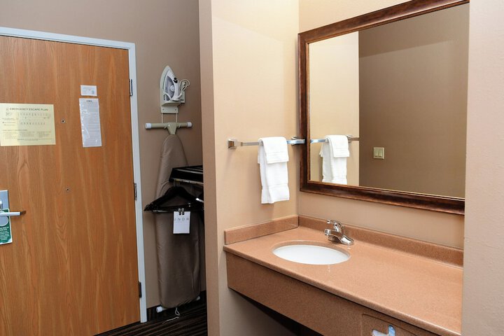 Room 90 of 118