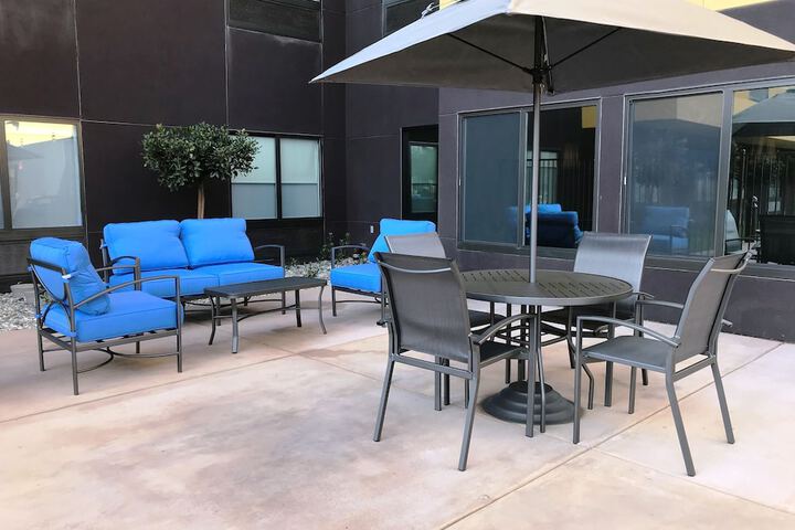 Fairfield Inn & Suite by Marriott Fresno Yosemite Intl Airport