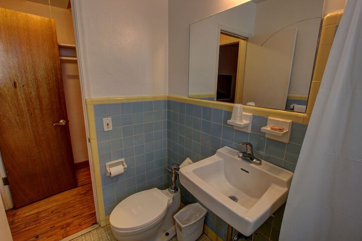 Room 19 of 34