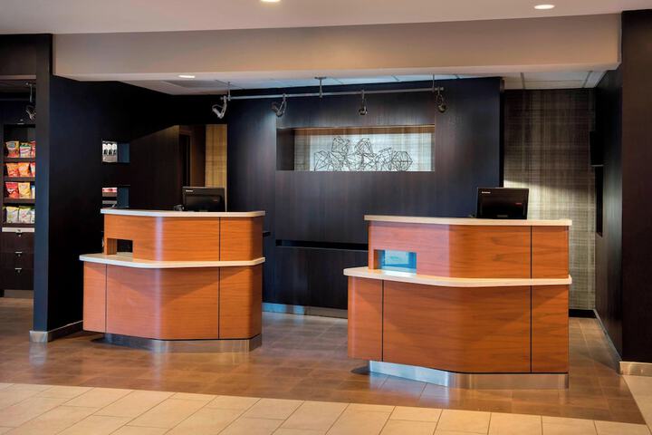 Courtyard Chicago Waukegan Gurnee