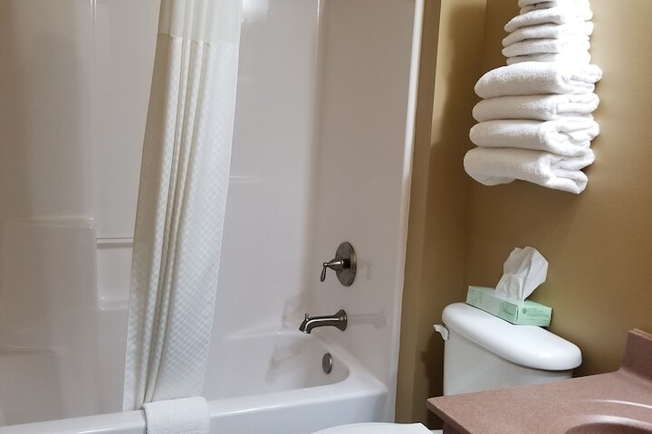 Econo Lodge Jamestown South