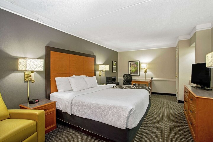 Room 14 of 38