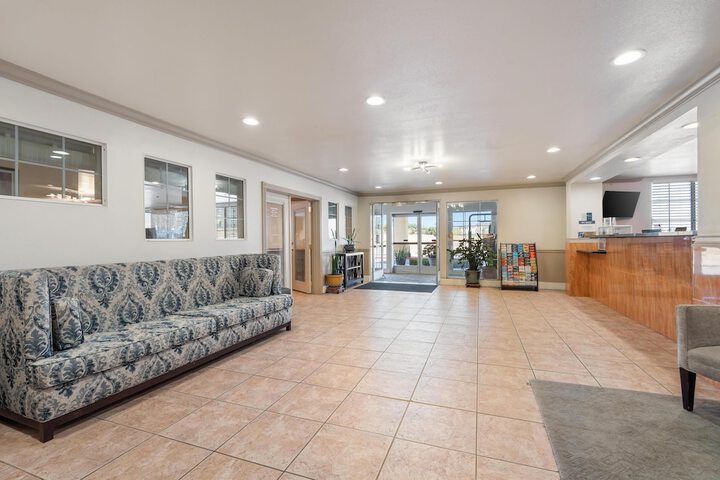 Best Western Plus John Jay Inn & Suites