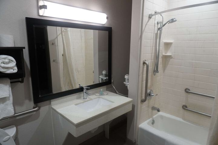 Room 18 of 29