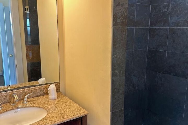 Room 81 of 259