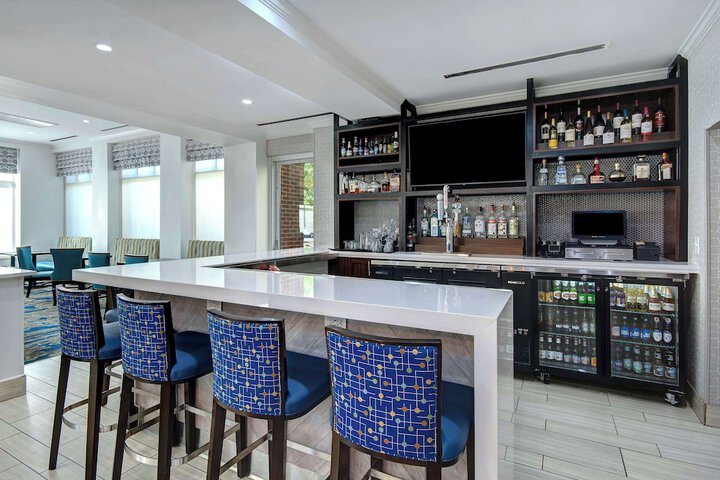 Hilton Garden Inn Detroit Metro Airport