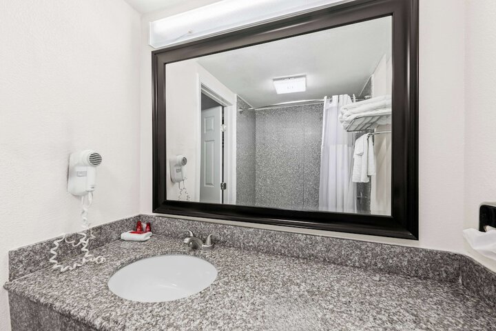 Room 35 of 54