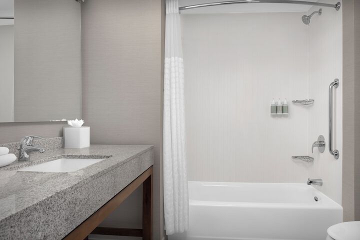 Courtyard by Marriott Richmond Downtown