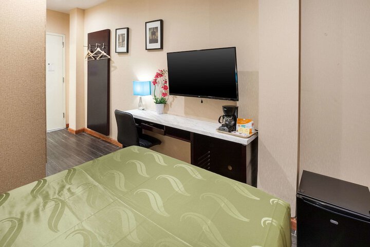 Room 16 of 25