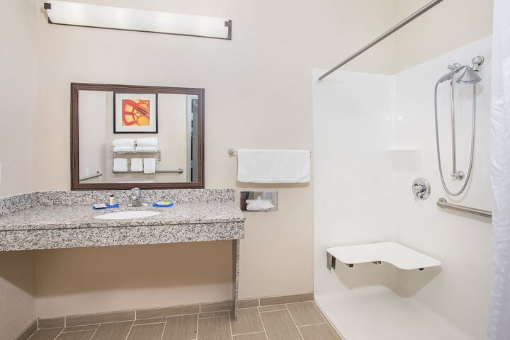 Holiday Inn Express & Suites Glasgow by IHG