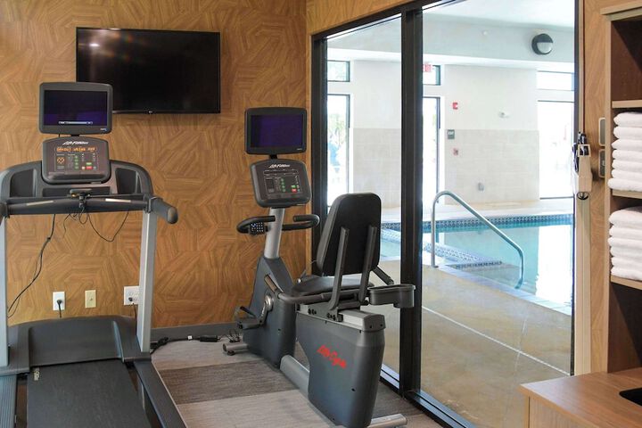 Comfort Inn & Suites NW Milwaukee