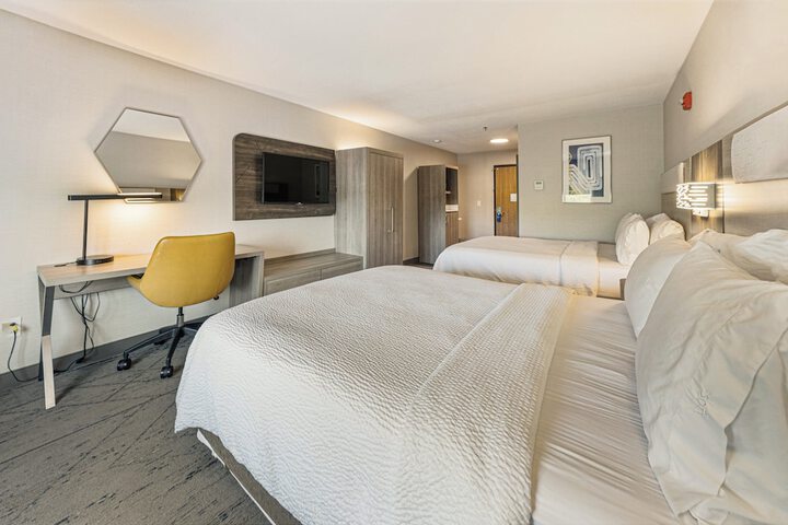 Holiday Inn Express & Suites Buford NE - Lake Lanier by IHG