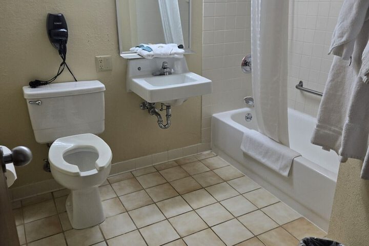 Barkers Island Inn Resort