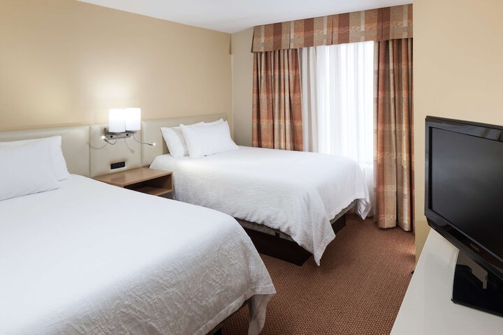 Room 32 of 49