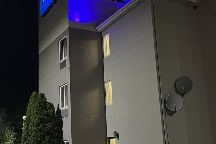 Hotel 2 of 41