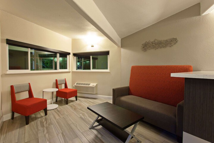 Hotel Interior 6 of 12