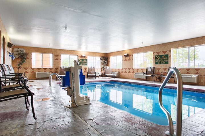 Pool 10 of 23
