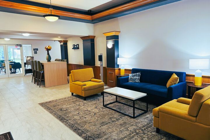 Comfort Inn & Suites Sheboygan I-43