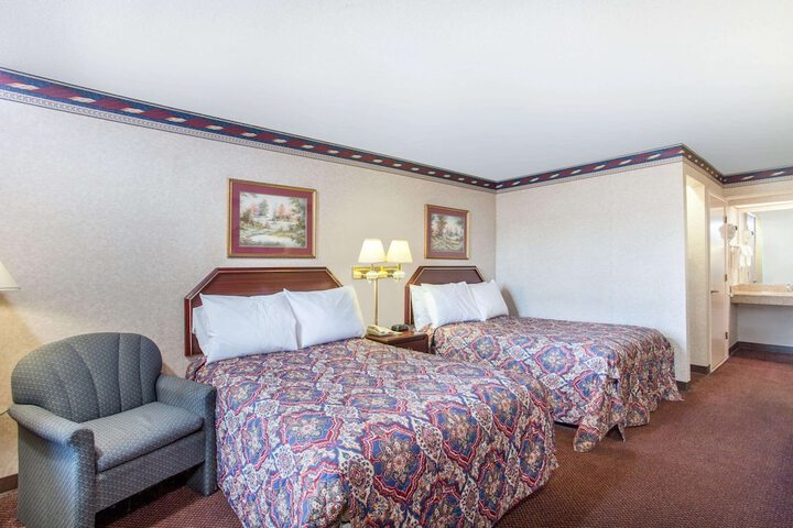 Room 14 of 25