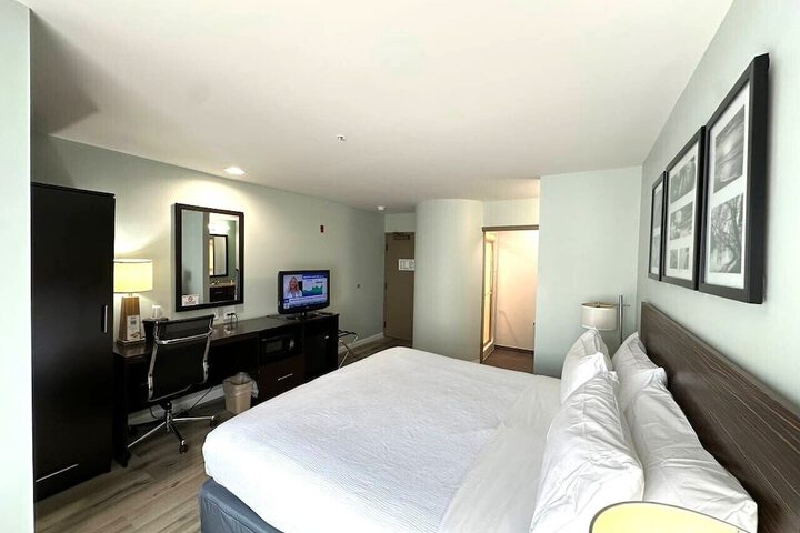 Wingate by Wyndham Bel Air I-95 Exit 77A / APG Area