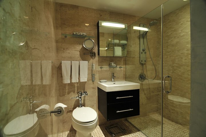 Room 135 of 185