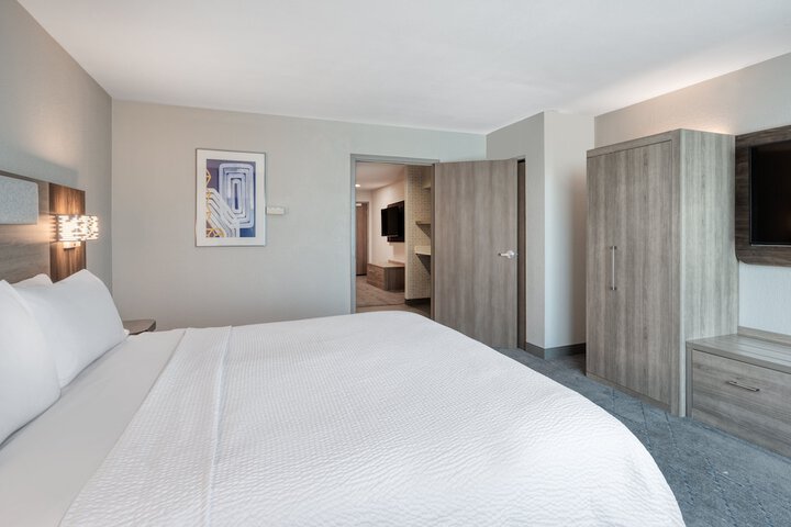 Room 46 of 63