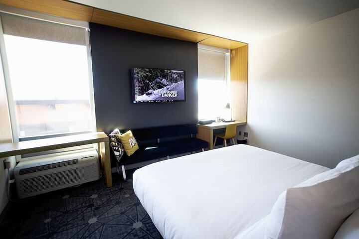 Room 19 of 50