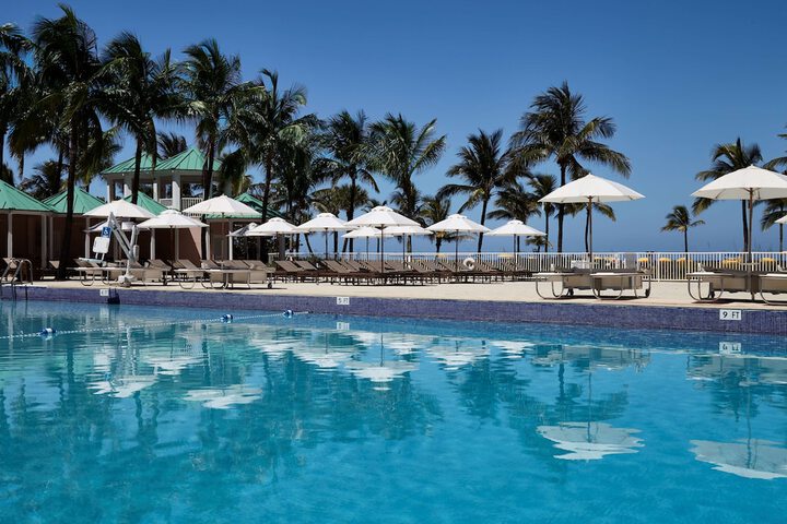 Sea View Hotel Bal Harbour, on the Ocean