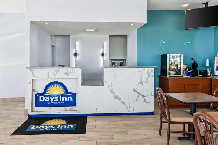 Days Inn by Wyndham Salina South