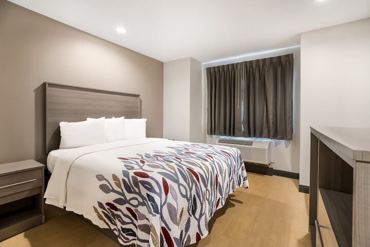 Room 18 of 34