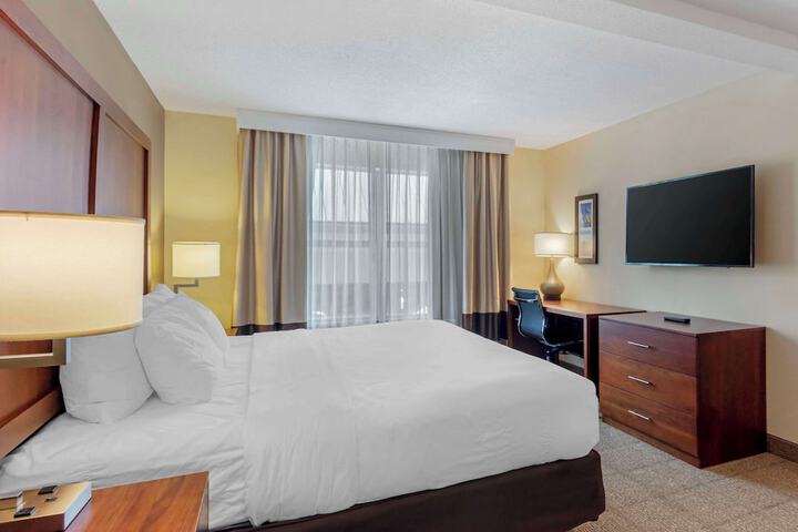 Room 33 of 40